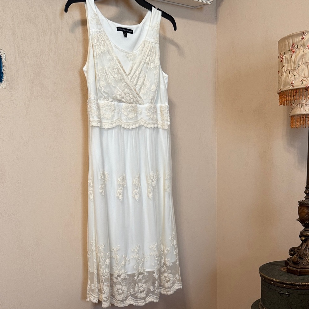 Chic Ivory Lace Midi Dress